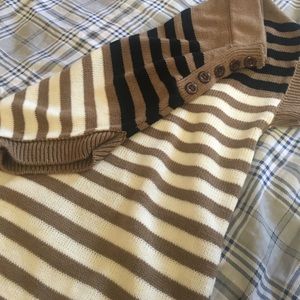 Short sleeves sweater